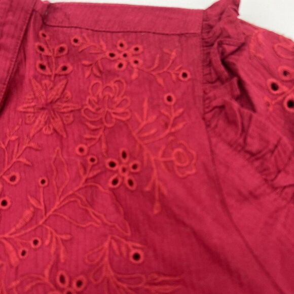 Crown & Ivy Cranberry Embroidered Top NWT 2XL - Picture 2 of 5